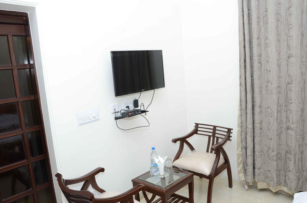 Namaste Apartments New Delhi Exterior photo