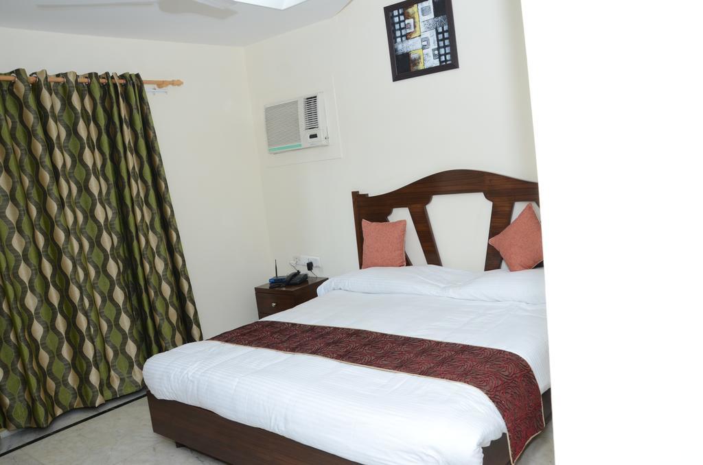 Namaste Apartments New Delhi Exterior photo